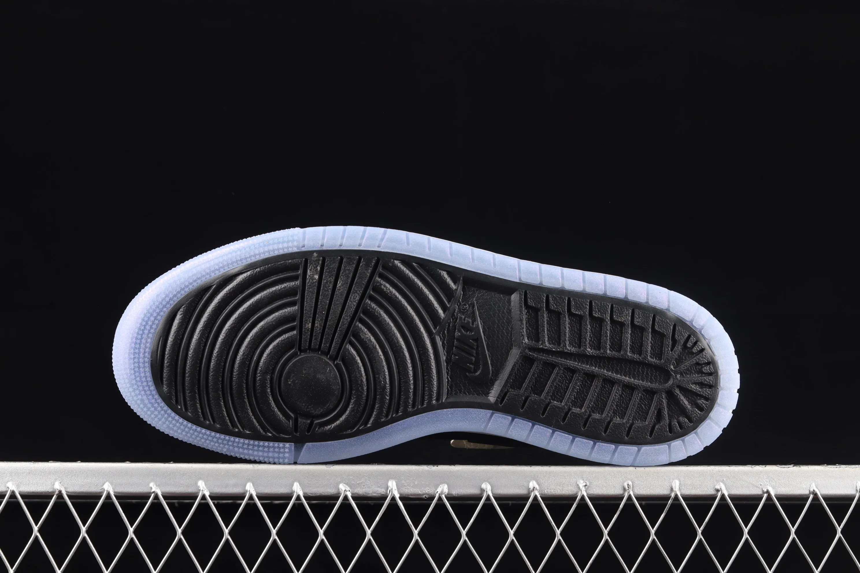 All categories Air Jordan Jordan series basketball shoes Air Jordan 1 High Air Jordan 1 Zoom CMFT AJ1 Joe 1 black gold blue hook basketball shoes DQ0659-700